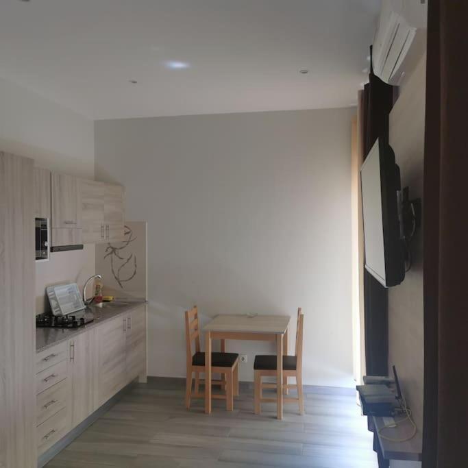 Ellen Apartamento T0 - Inforsal エスパルゴス エクステリア 写真